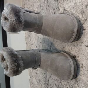 Lamo winter gray boots, size 11M